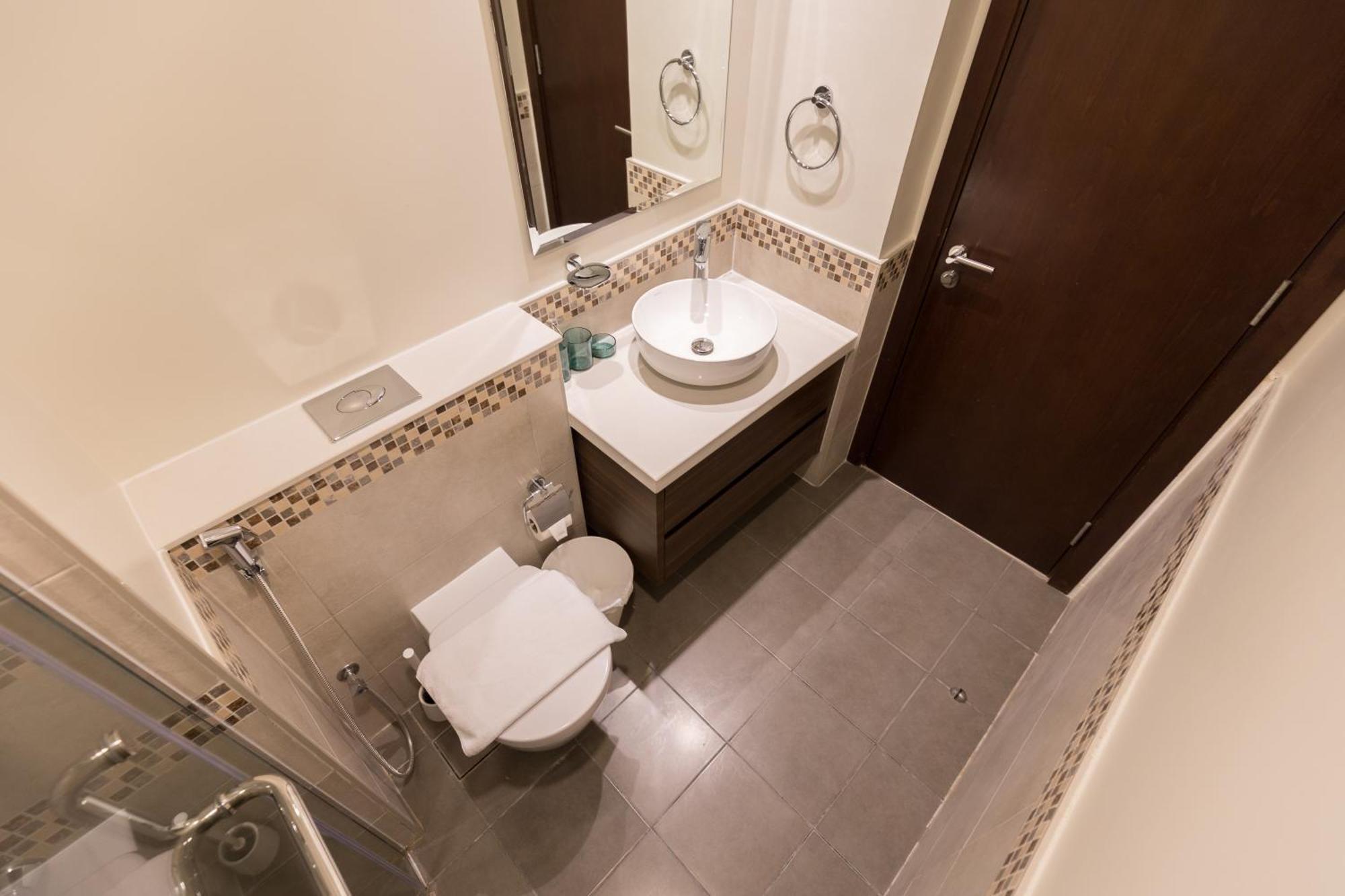 Apartment Prime Location Business Baystylish,cozy 1-bd *